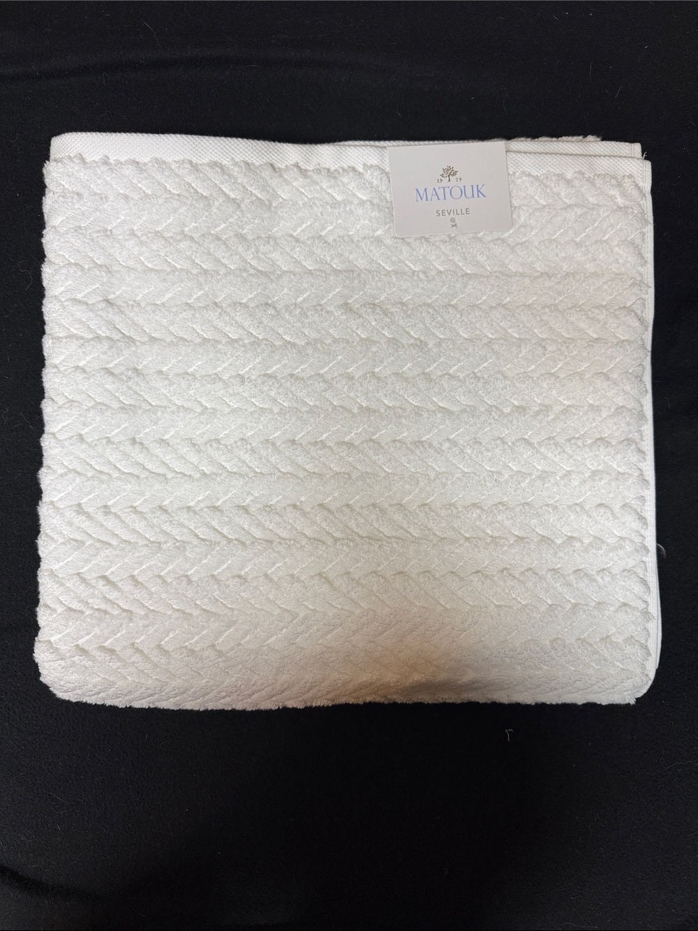 Matouk Seville Bath Towel 30x57” White Loose Braid Pattern 100% Cotton NWT